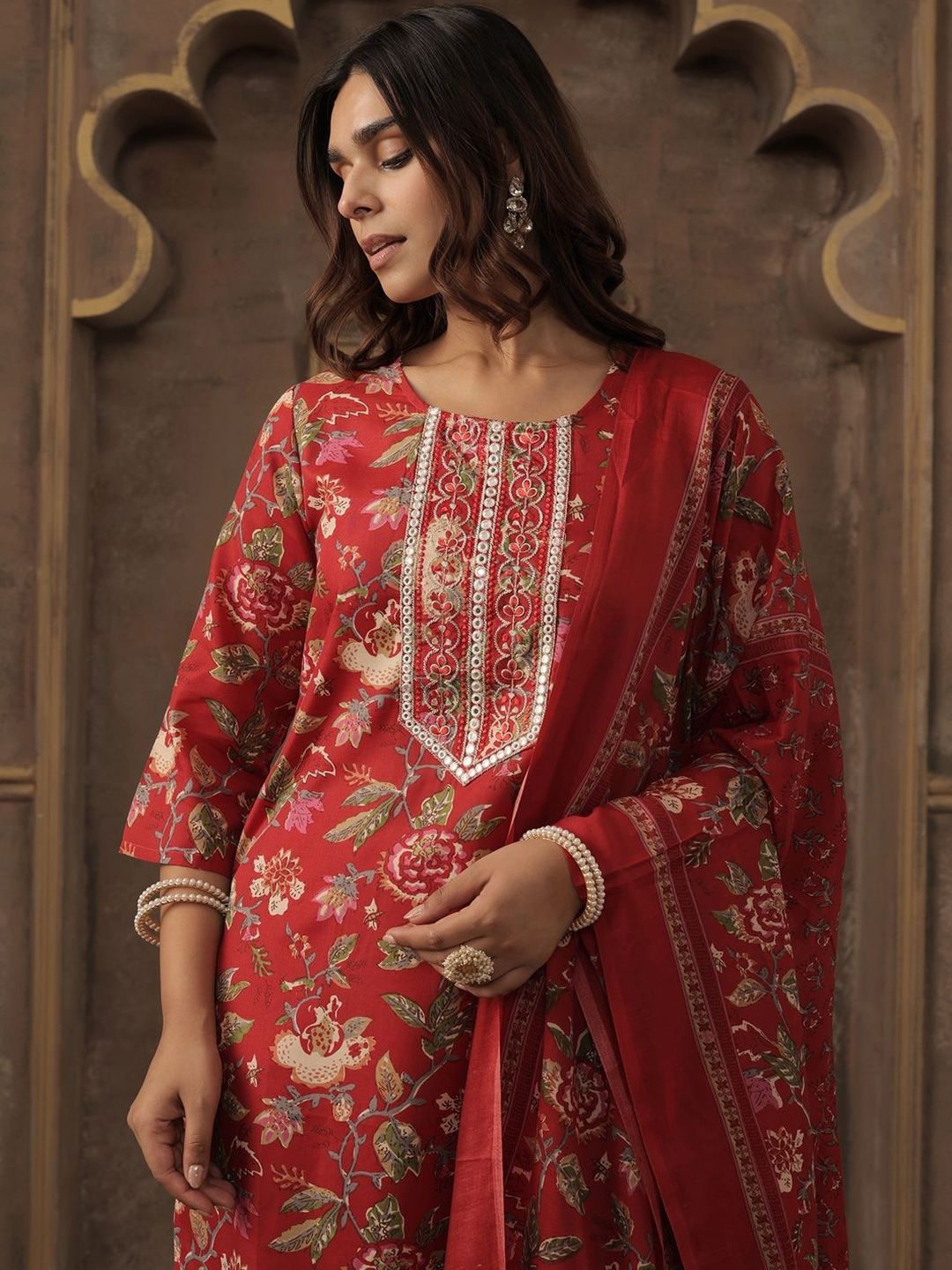 Floral Printed Round Neck Straight Kurta With Trousers & Dupatta