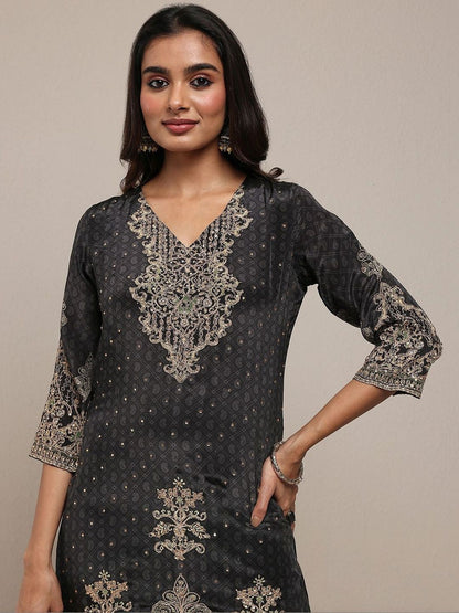 Dhiyona LL Women Ethnic Motifs Printed Regular Thread Work Silk Crepe Kurta with Sharara & With Dupatta