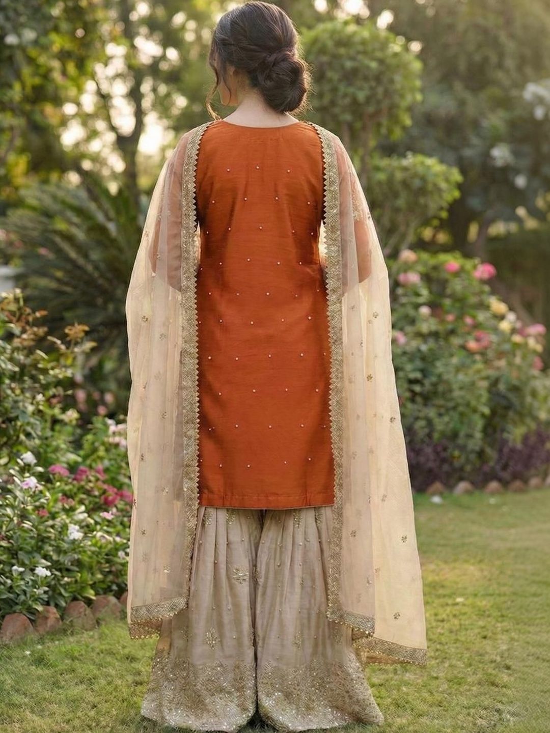 Dhiyona KL Women Ethnic Motifs Embroidered Regular Kurta with Sharara & With Dupatta