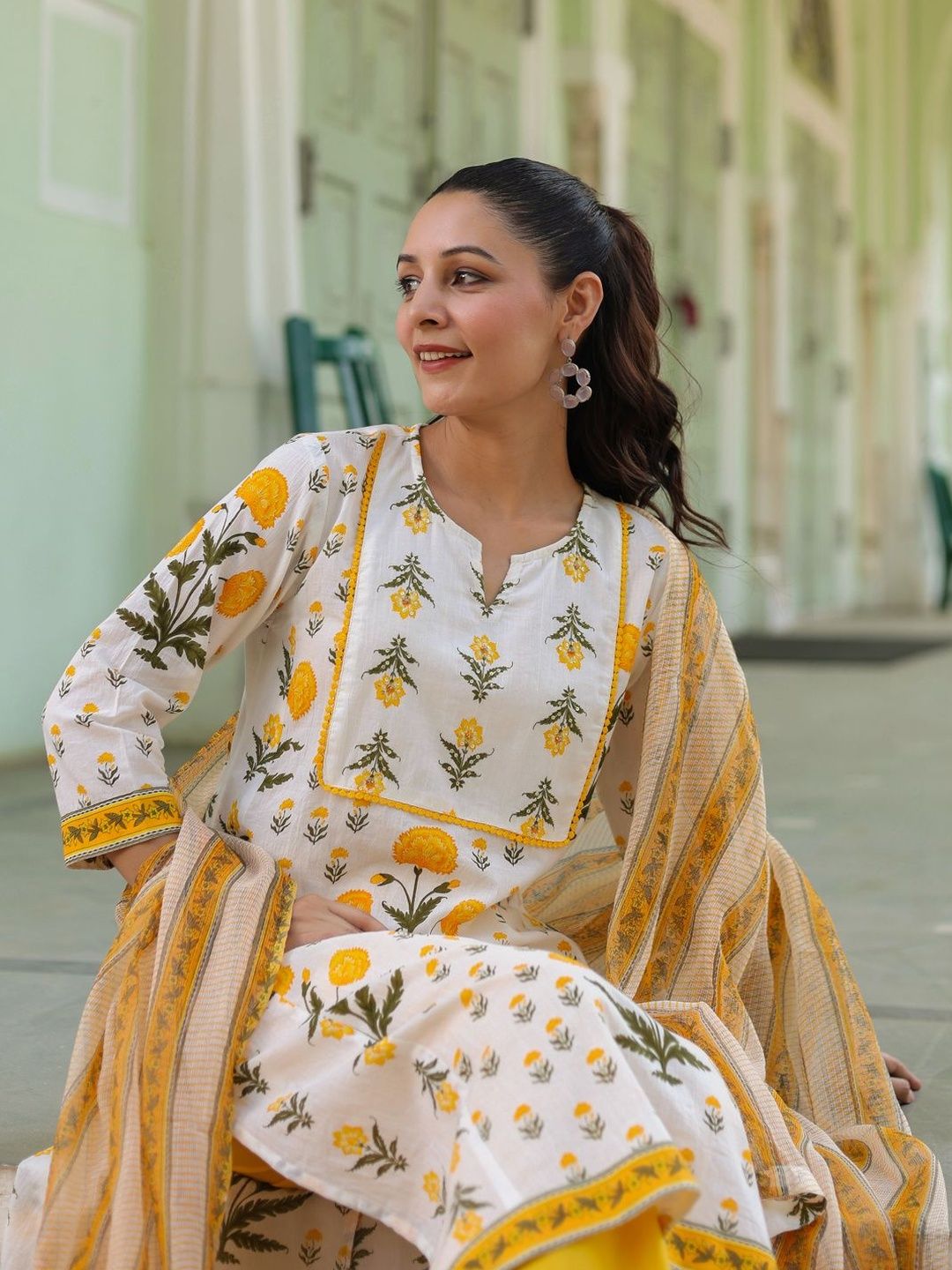 Dhiyona RR Women's Floral Printed Regular Pure Cotton Kurta with Trousers & With Dupatta