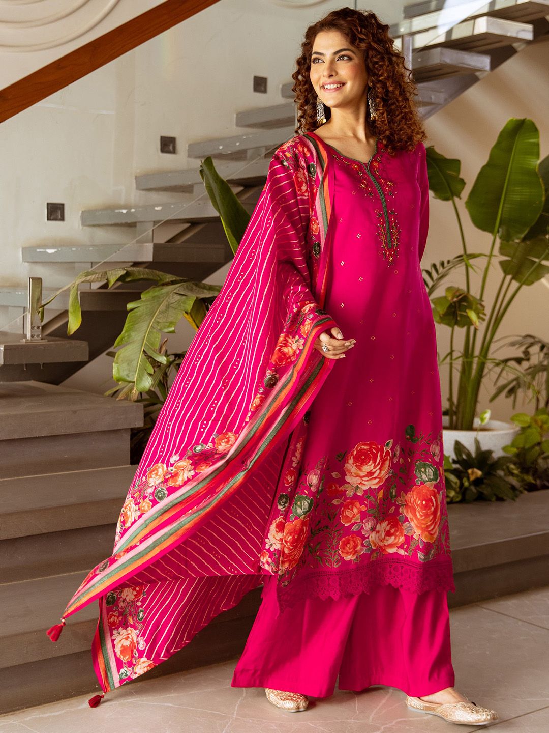 Dhiyona KL Women Floral Printed Sequinned Kurta with Palazzos & Dupatta