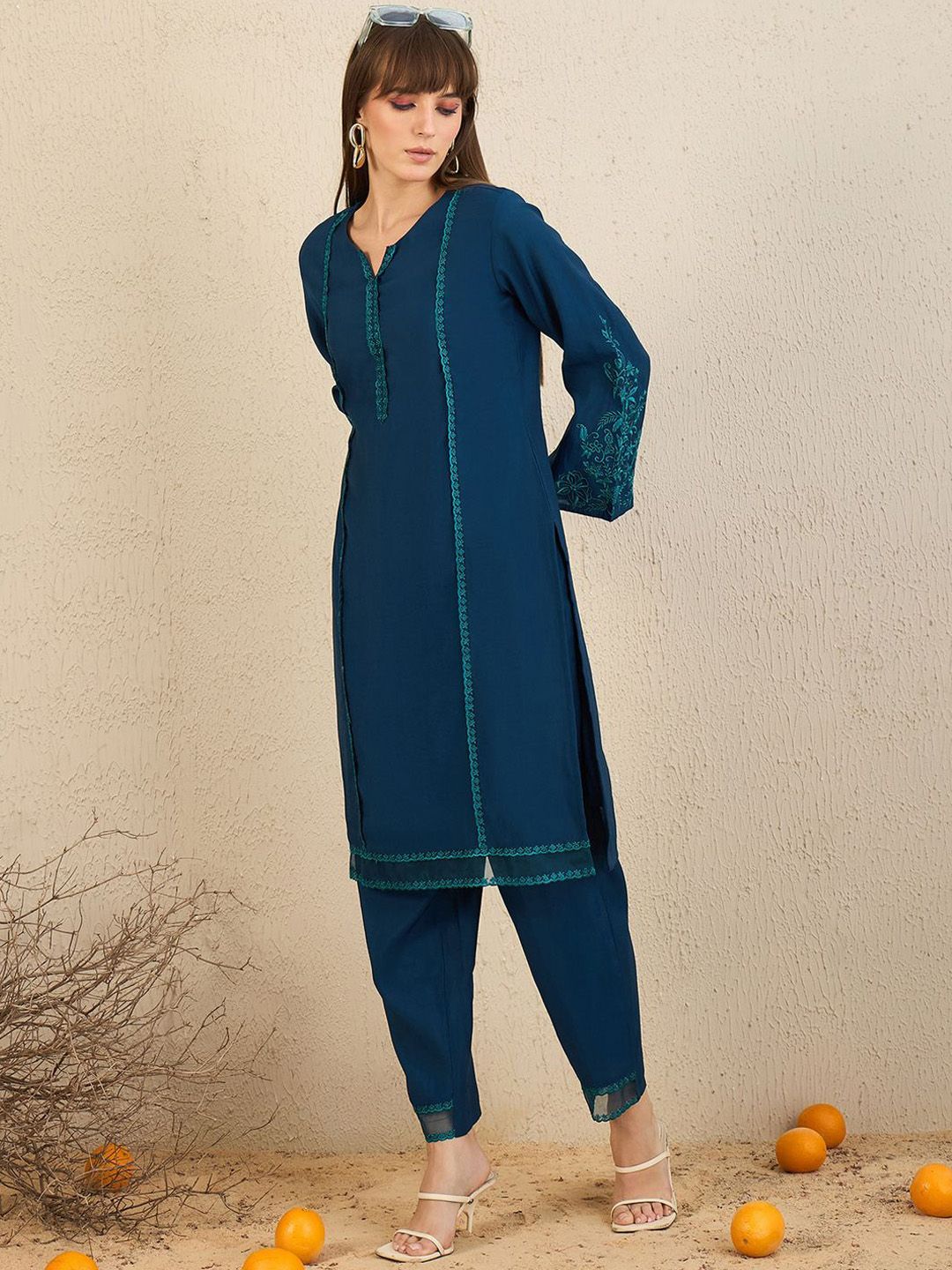 Dhiyona IE Ethnic Motifs Embroidered Thread Work Kurta With Trousers