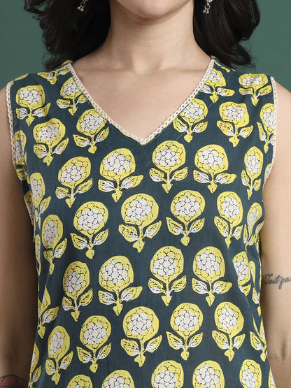 Dhiyona KL Floral Printed V-Neck Pure Cotton Straight Kurta With Trousers & Dupatta