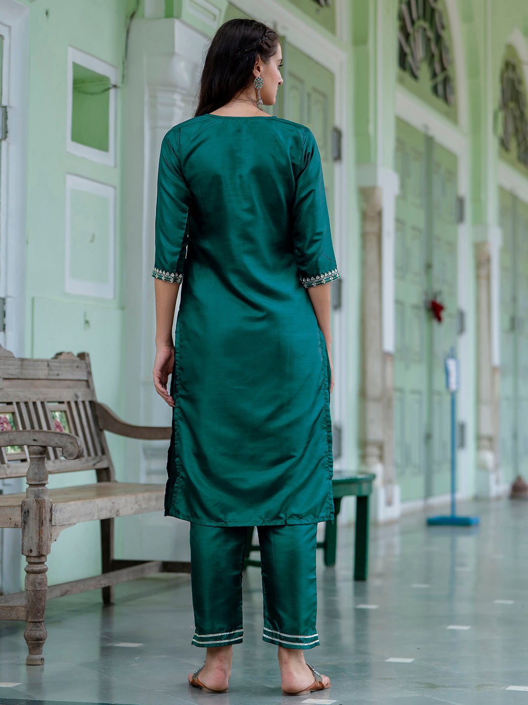 Dhiyona VV Muskan Silk Blend Embroidered Kurta Set with Dupatta