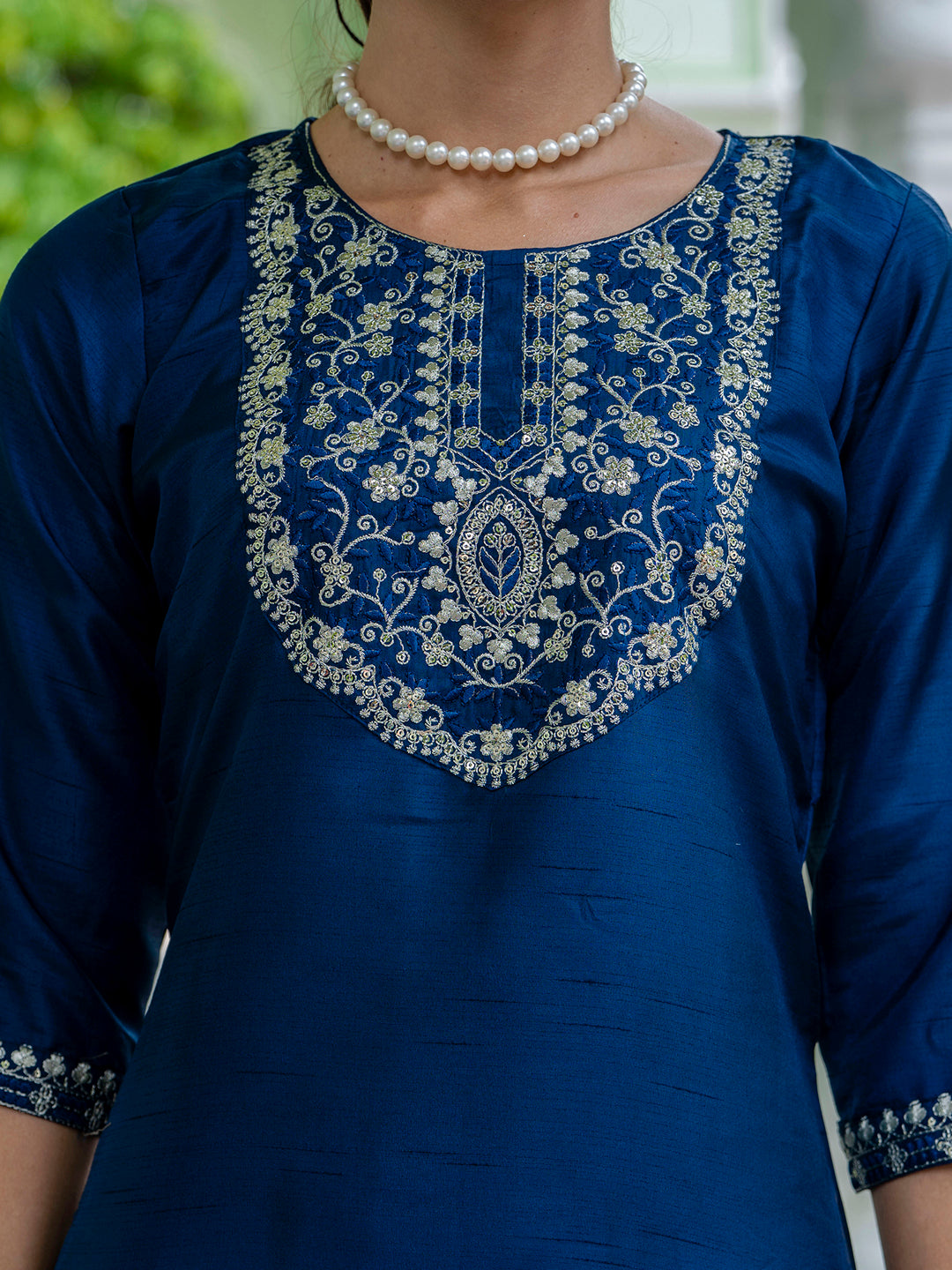 Dhiyona VV Bisakha Silk Blend Embroidered Kurta Set with Dupatta