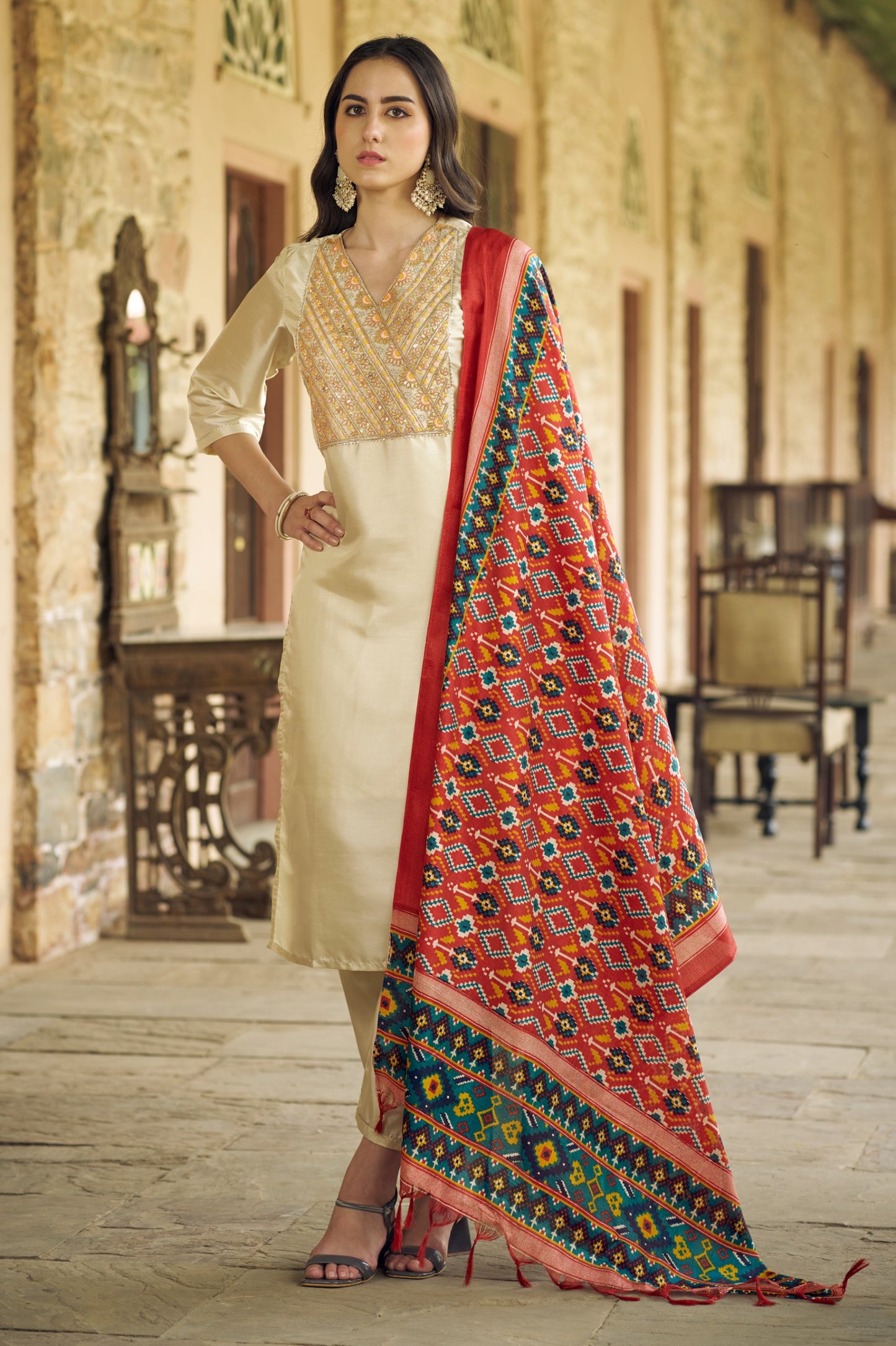 Dhiyona VV Maya Women Kurta and Trousers Pant Set Silk Blend