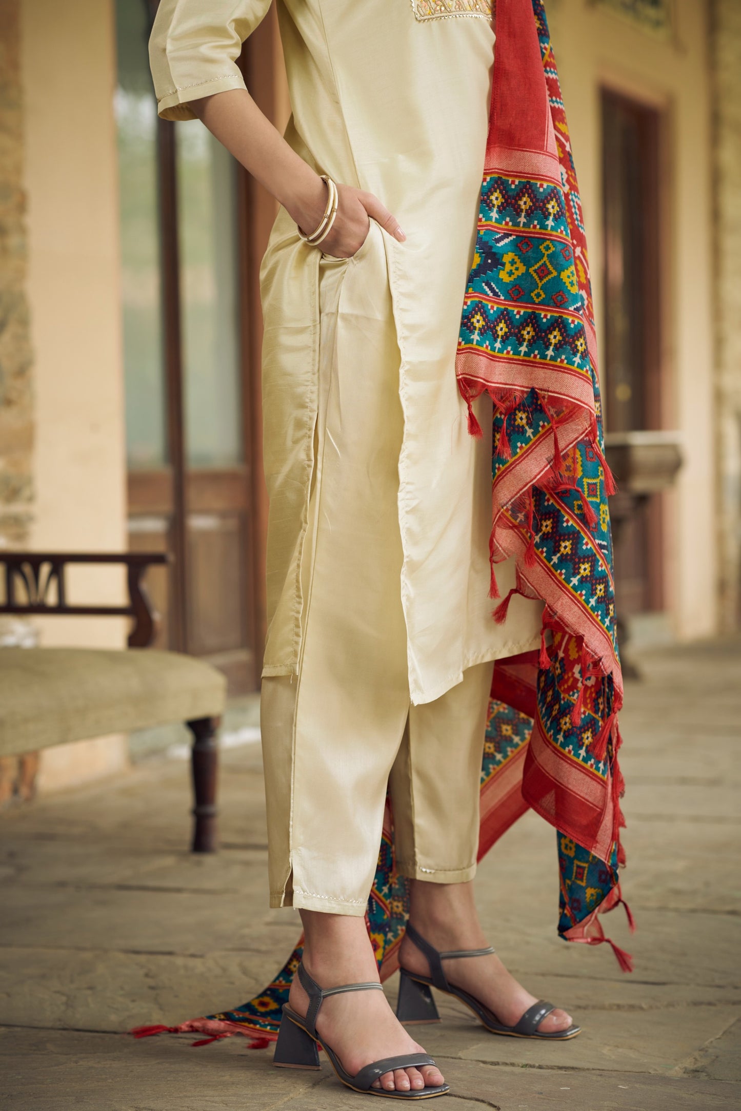 Dhiyona VV Maya Women Kurta and Trousers Pant Set Silk Blend
