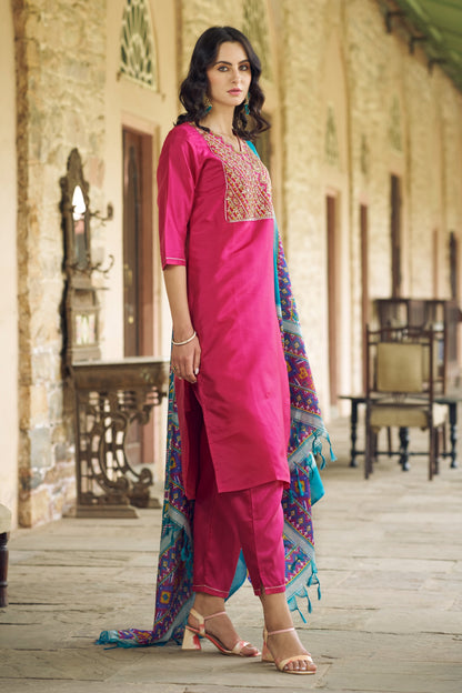 Dhiyona VV Jyoti Women Kurta and Trousers Pant Set Silk Blend