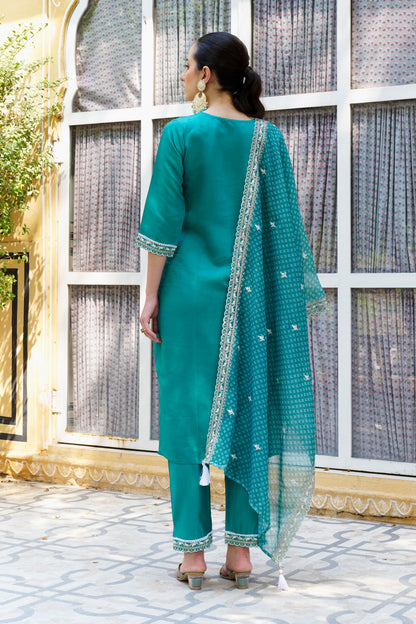 Dhiyona VV Surabhi Embroidered Silk Blend Straight Suit With Dupatta
