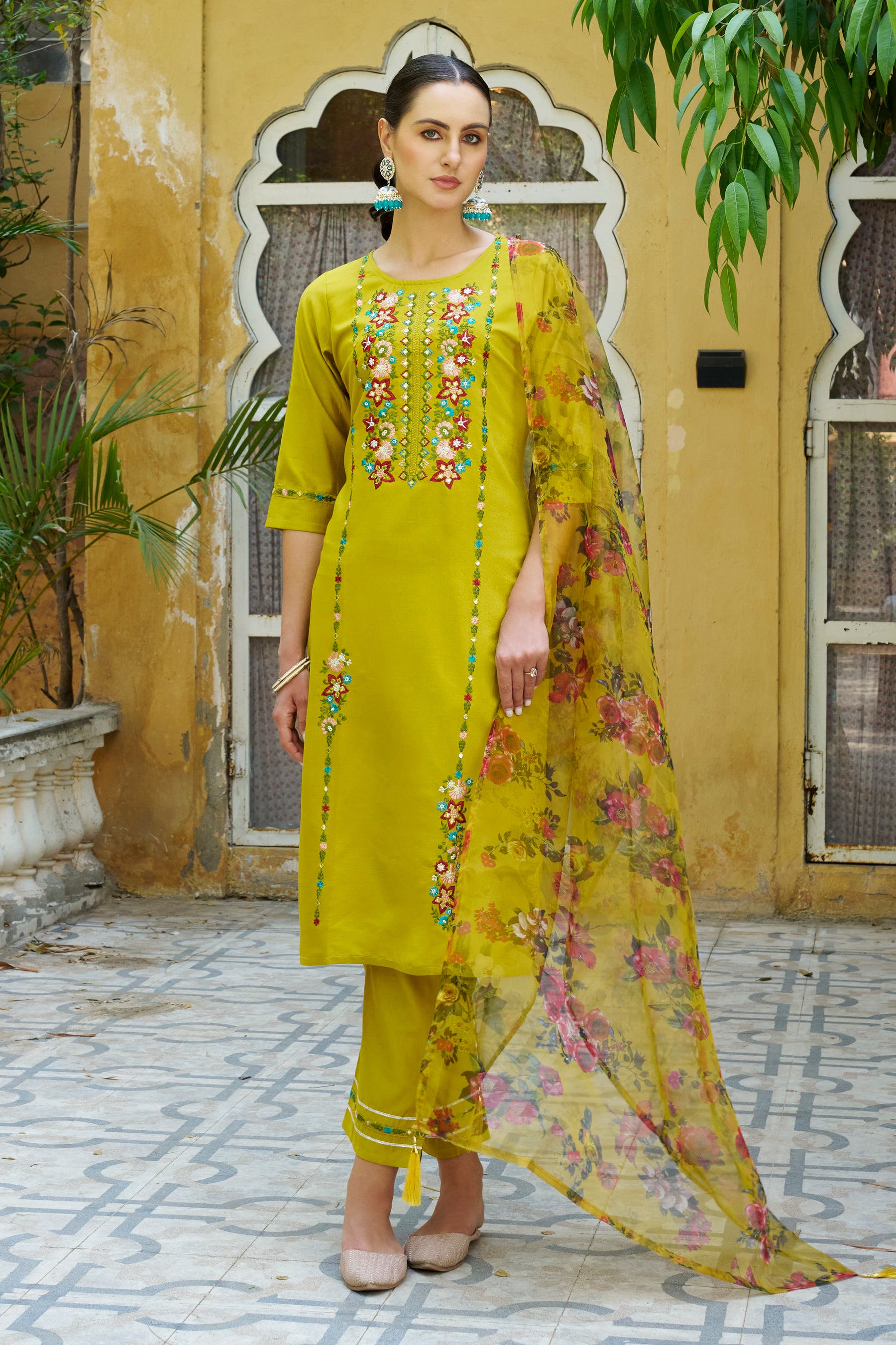 Dhiyona VV Reshmi Women Kurta and Pant Sets Viscose Rayon Fabric