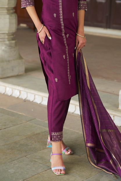 Dhiyona VV Rajsi Women Kurta and Pant Sest Viscose Rayon