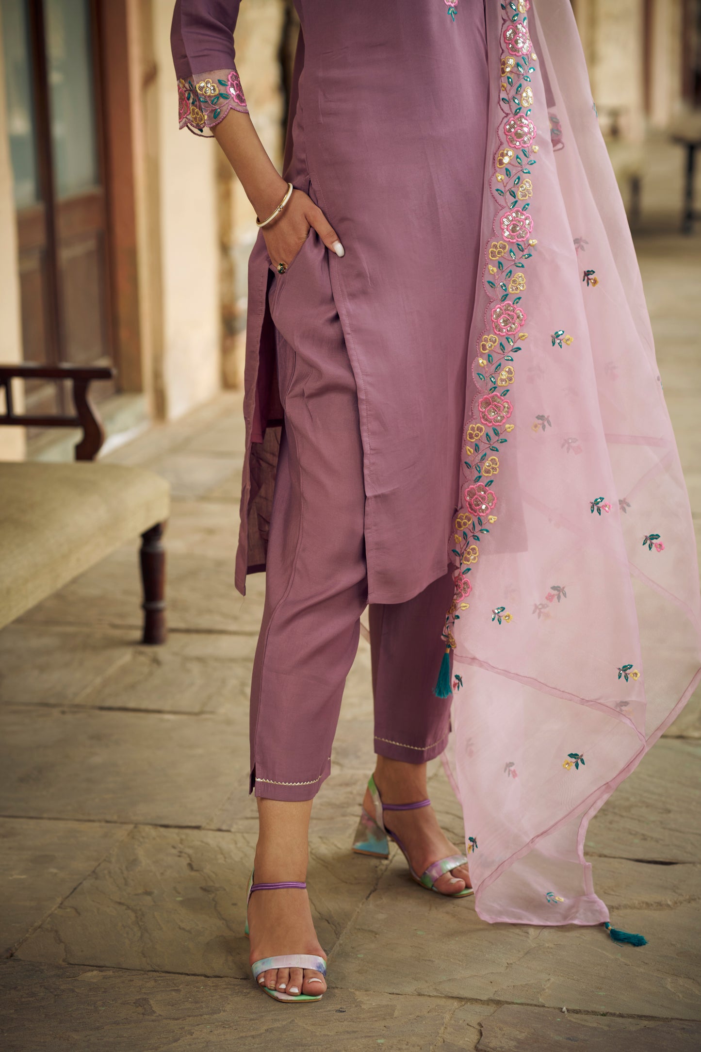 Dhiyona VV Utsav Women Kurta and Pant Sets Viscos Roman Silk Fabric