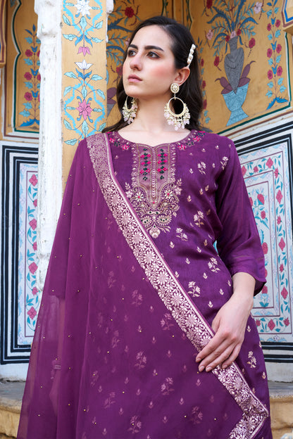 Dhiyona VV Arya Women Kurta and Pant Sets Dupatta Viscose Rayon Silk Blend with Handwork