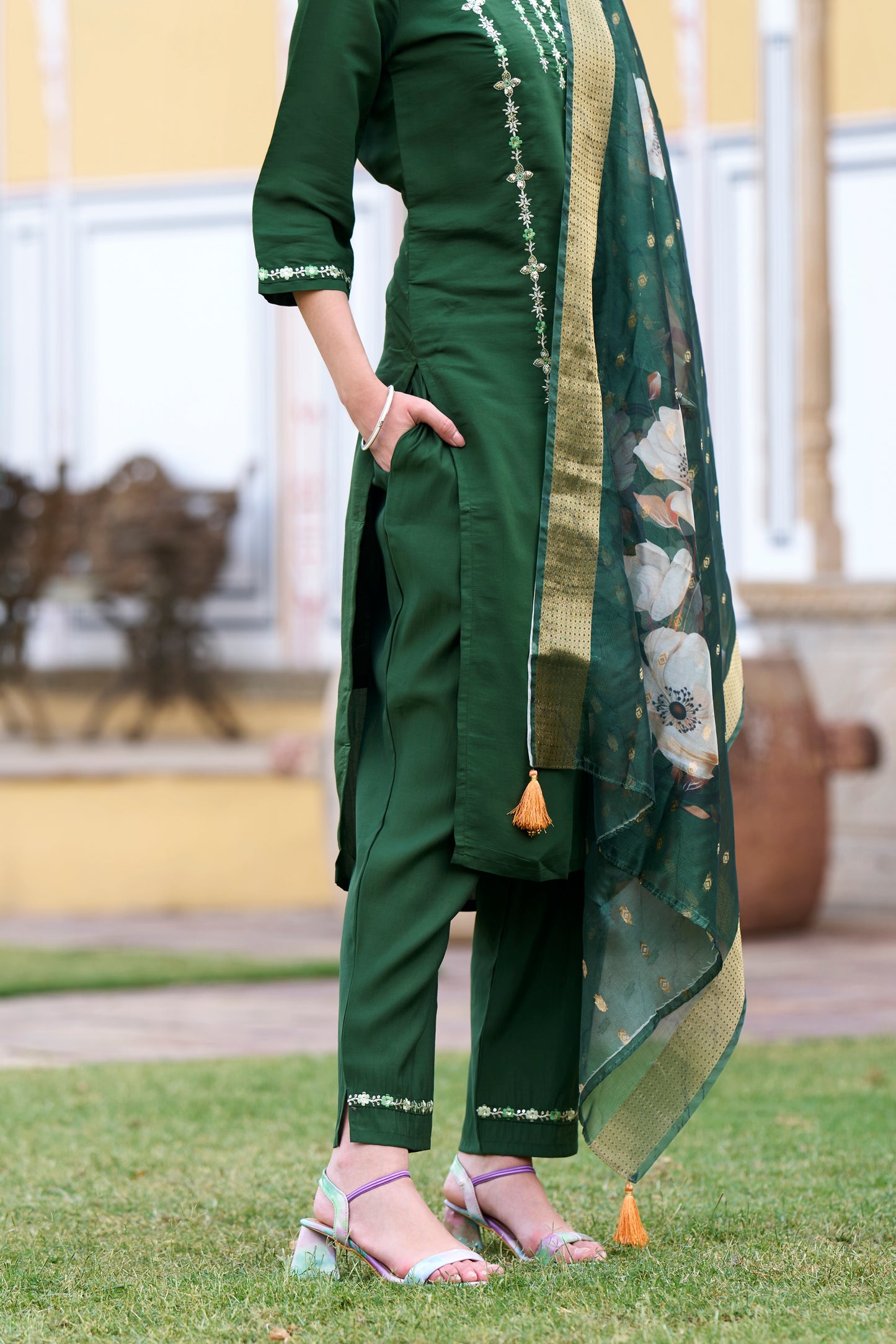 Dhiyona VV Sitara Women Kurta and Pant Sets Viscos Roman Silk Fabric