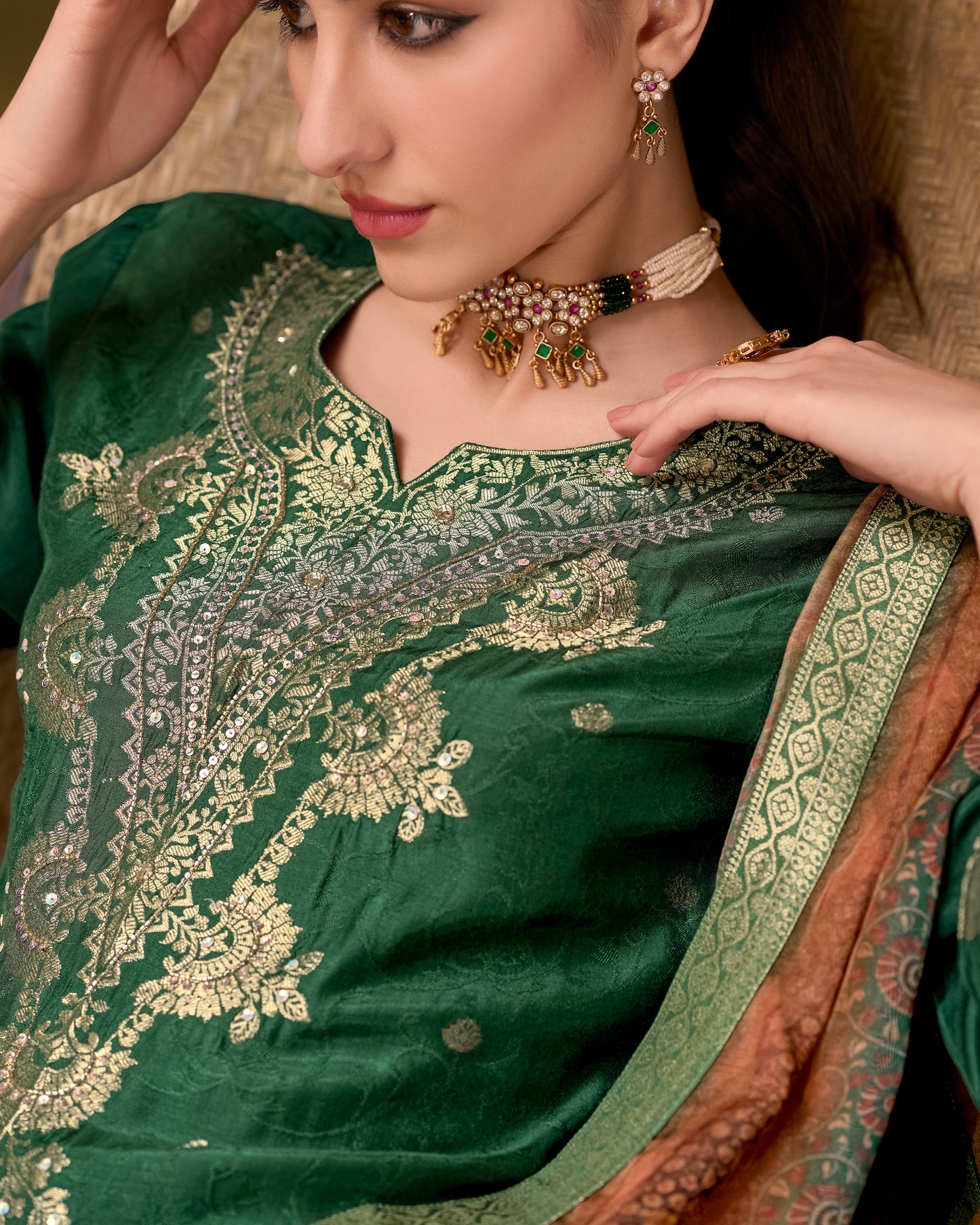 Dhiyona VV Saubhagya Viscose Self Jacquard Women Kurta and Trouser Duppata Set