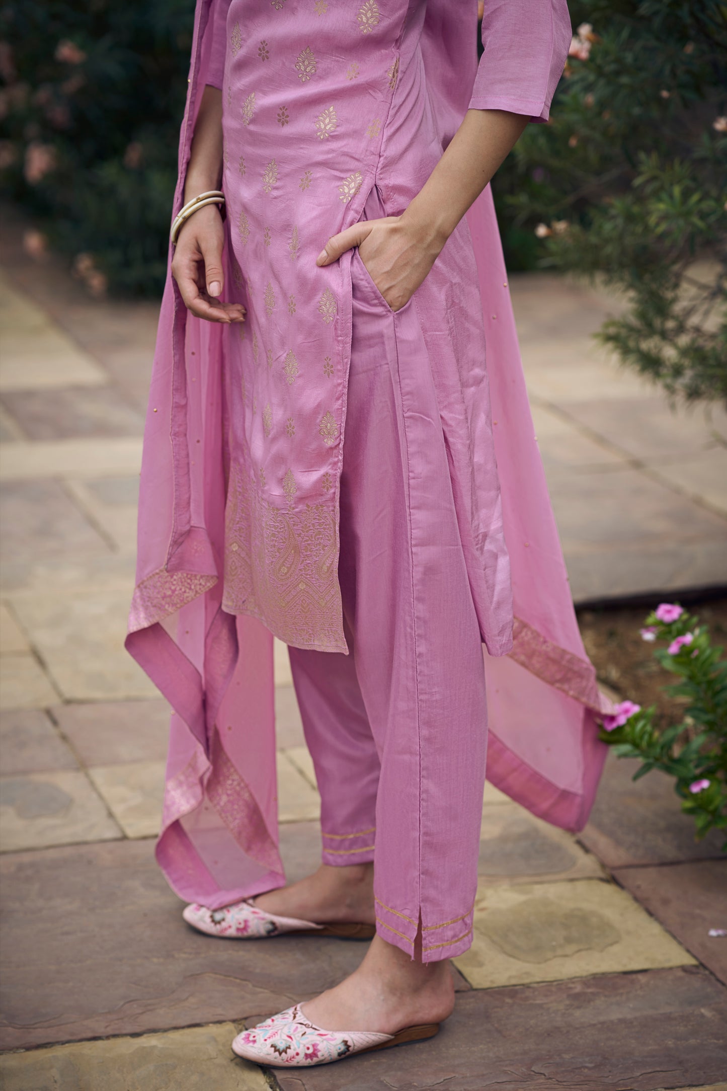Dhiyona VV Shanti Lavender Women Kurta and Pant Sets Cotton Blend Fabric