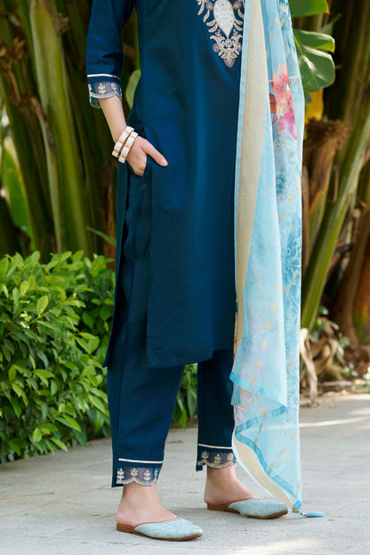 Dhiyona VV Gulaabo Women Kurta and Pant Viscose Rayon Fabric