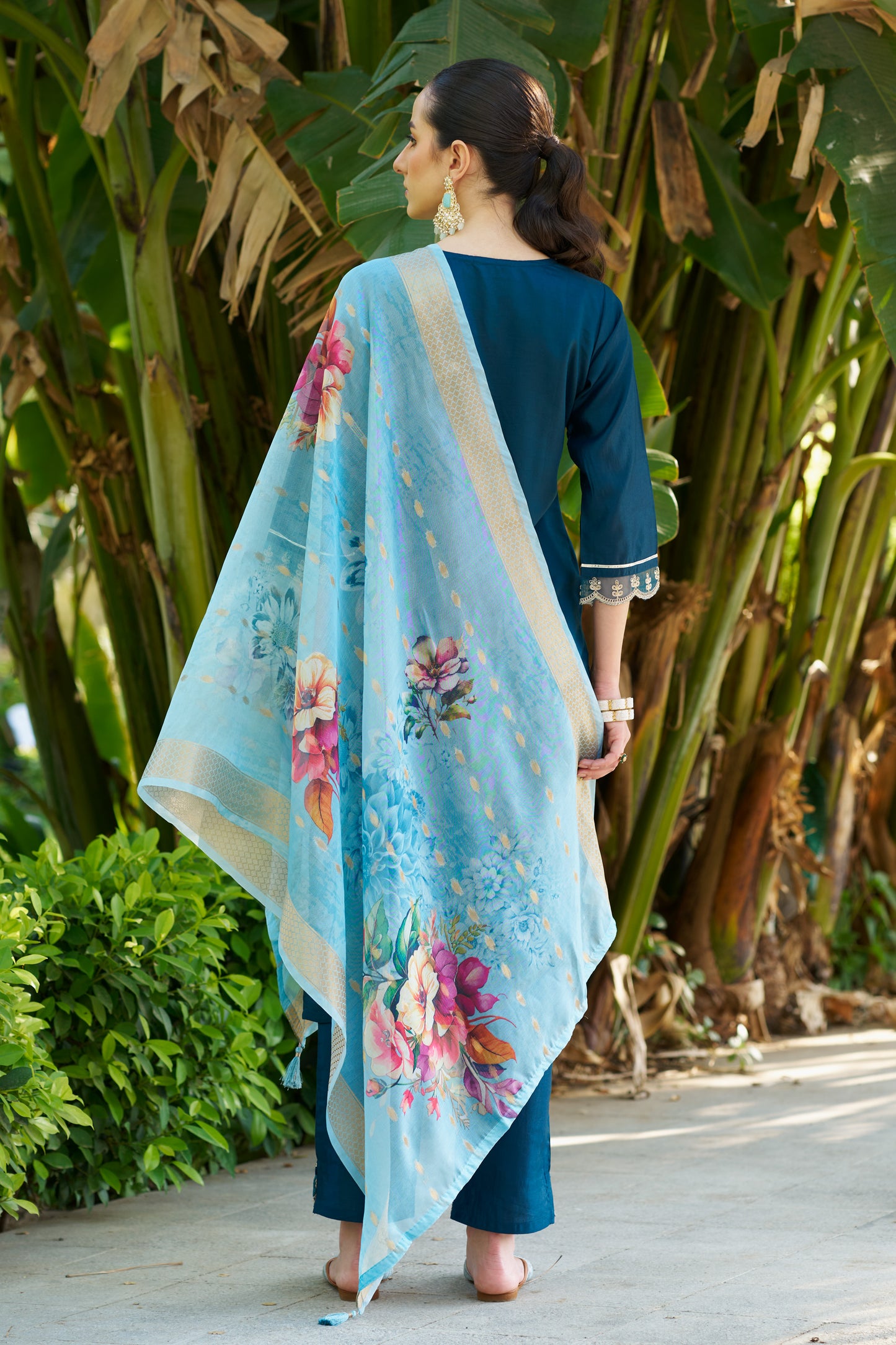 Dhiyona VV Gulaabo Women Kurta and Pant Viscose Rayon Fabric
