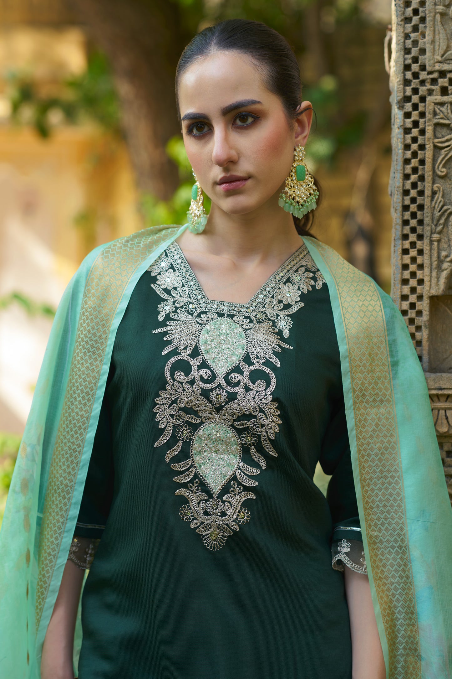 Dhiyona VV Zivaah Women Kurta and Pant Viscose Rayon Fabric