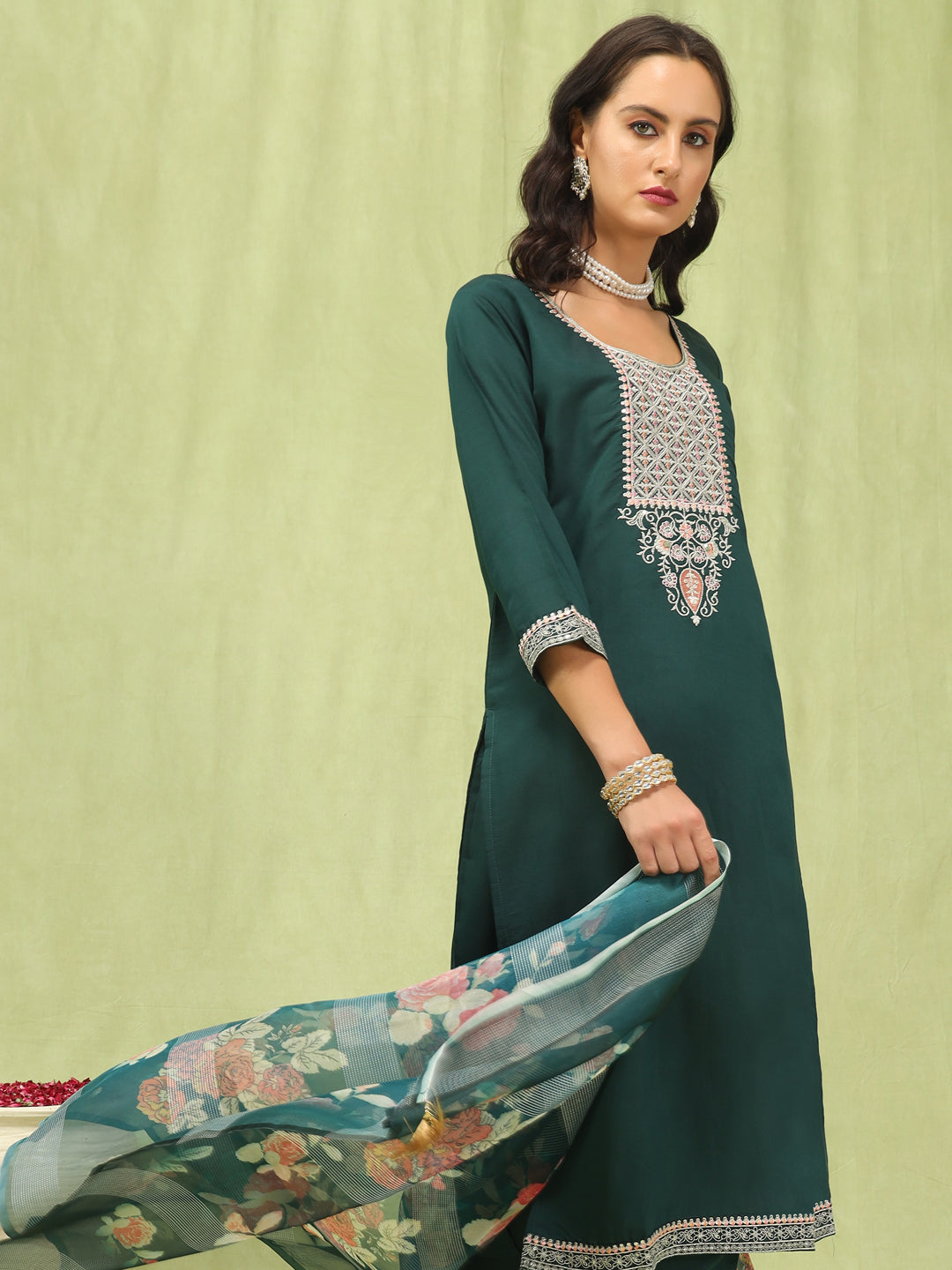 Dhiyona VV Aayushi Womens Viscose Roman Silk Embroidery Straight Kurta Pant with Dupatta Set