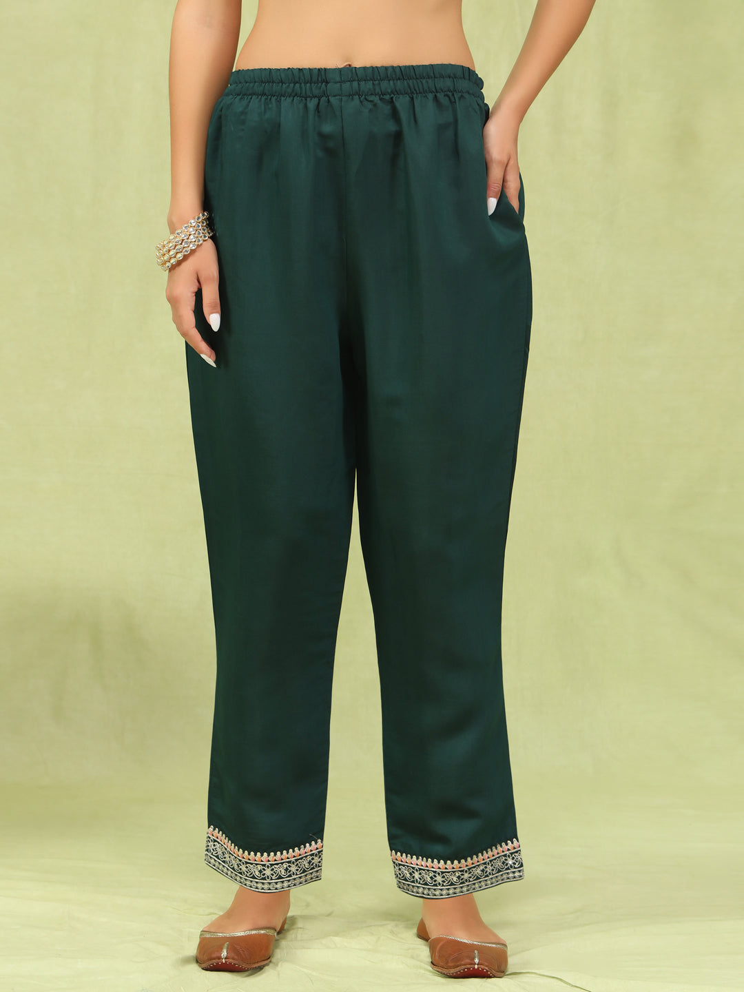 Dhiyona VV Aayushi Womens Viscose Roman Silk Embroidery Straight Kurta Pant with Dupatta Set