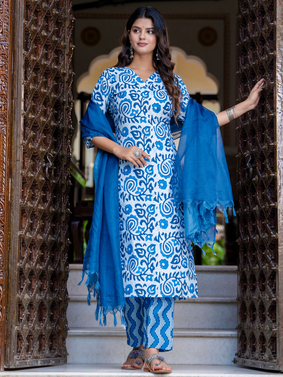 Dhiyona VV Women Cotton Blend Kurta Pant Dupatta Set