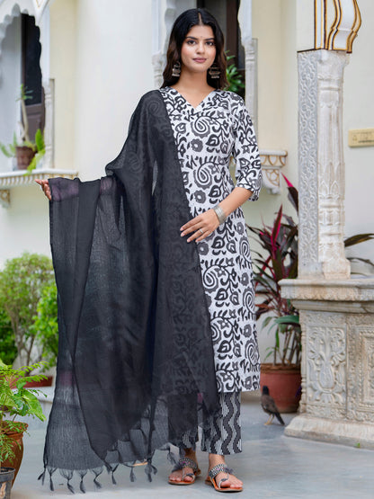 Dhiyona VV Women Cotton Blend Kurta Pant Dupatta Set