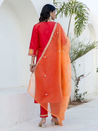 Dhiyona VV Sarayi Pink Silk Blend Straight Suit Set With Dupatta
