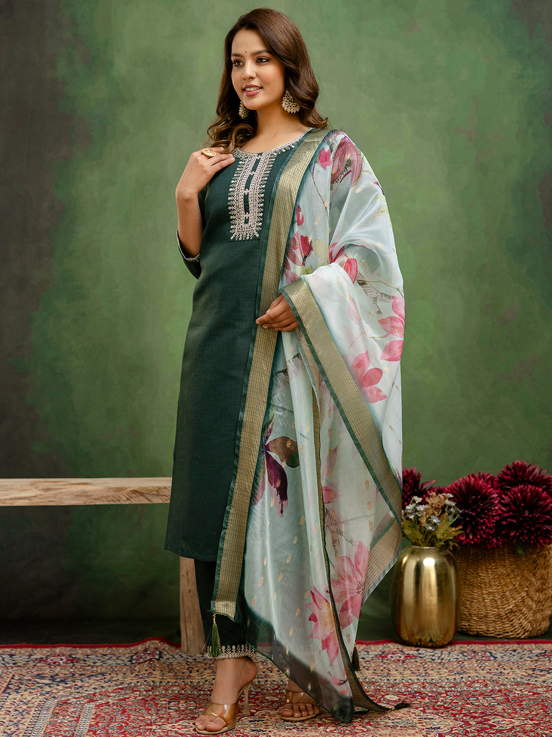 Dhiyona VV Green Women Kurta and Trousers Pant Sets Cotton Blend