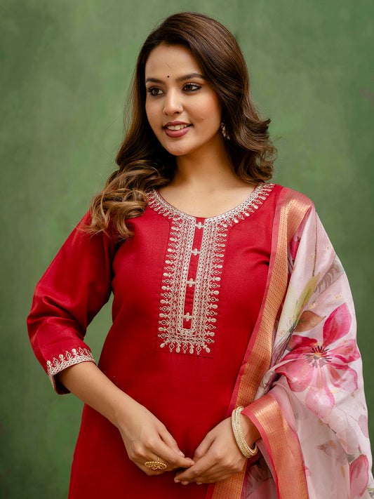 Dhiyona VV Nitya Maroon Women Kurta and Trousers Pant Sets Cotton Blend