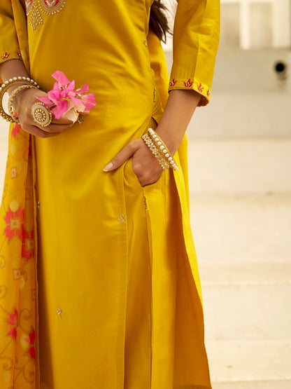 Dhiyona VV Akshara Yellow Silk Blend Kurta Set with Beaded Embroidered Design & Organza Dupatta