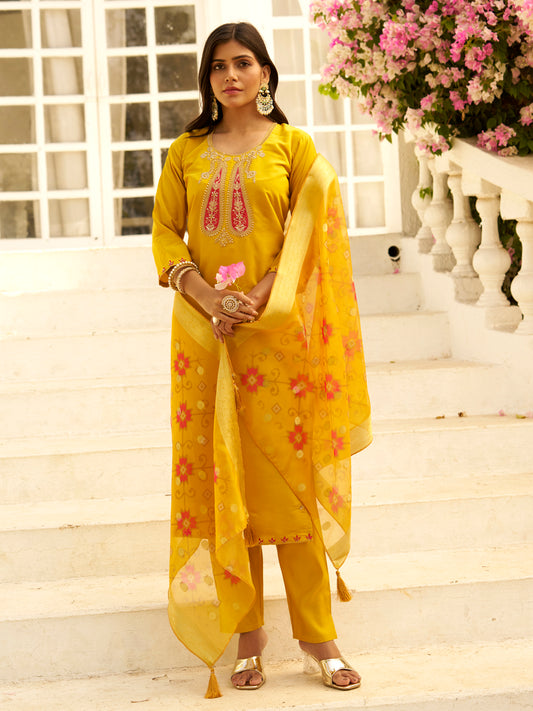 Dhiyona VV Akshara Yellow Silk Blend Kurta Set with Beaded Embroidered Design & Organza Dupatta