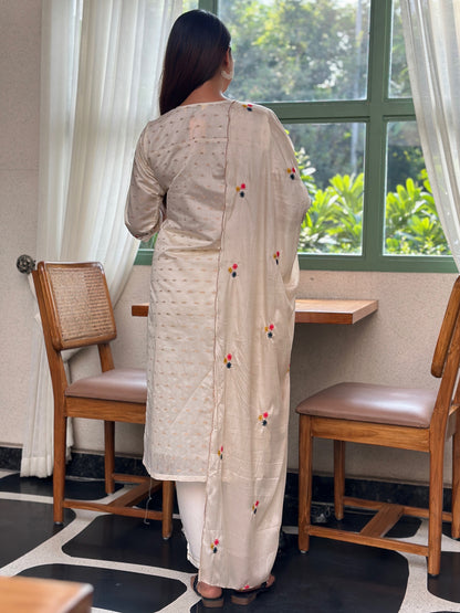 Dhiyona VV Sangini Off White Embroidered Chanderi Silk Kurta Set with Embroidered Dupatta