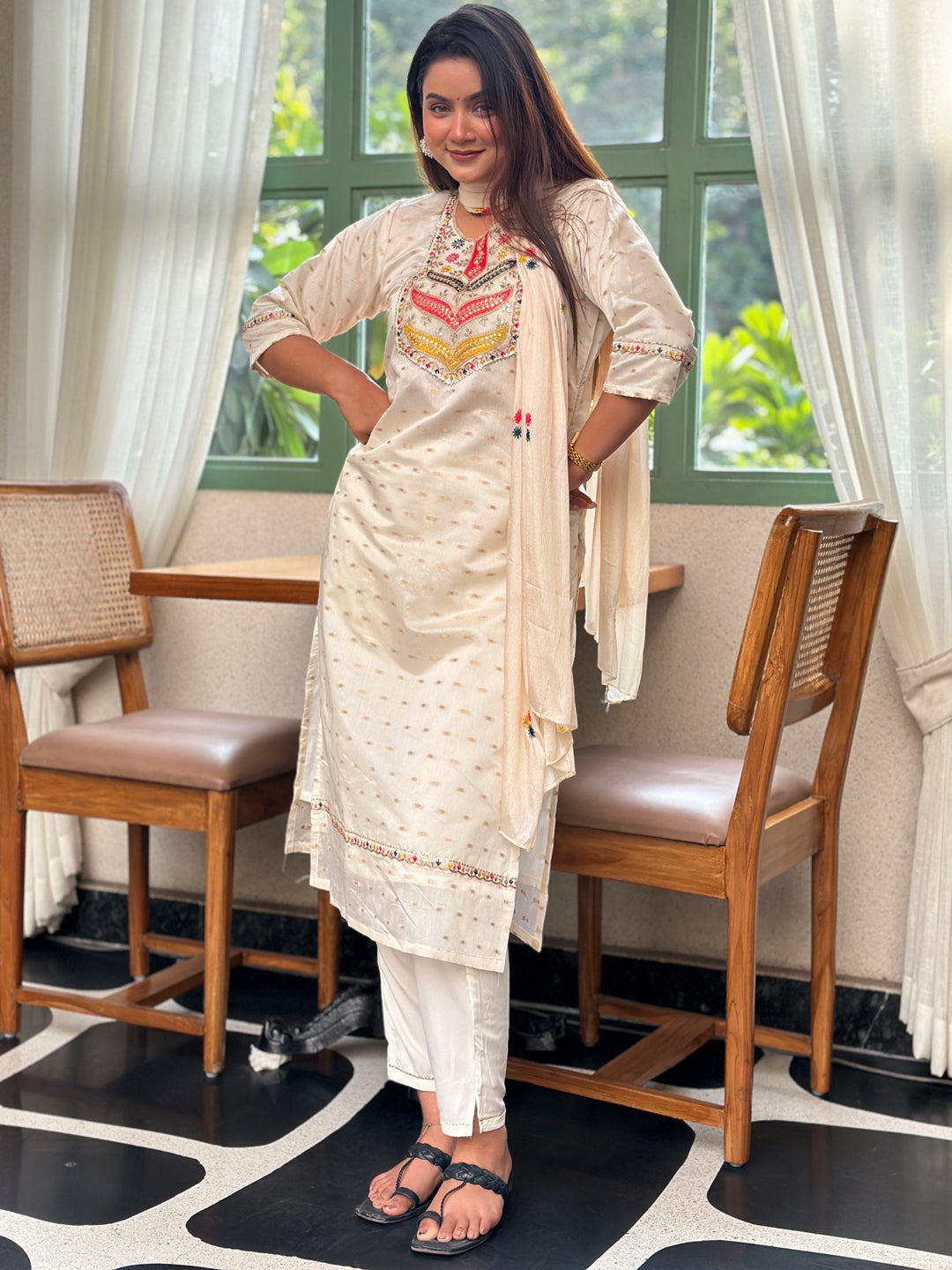 Dhiyona VV Off White Embroidered Chanderi Silk Kurta Set with Embroidered Dupatta