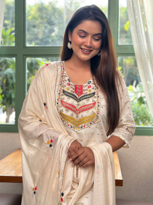 Dhiyona VV Sangini Off White Embroidered Chanderi Silk Kurta Set with Embroidered Dupatta