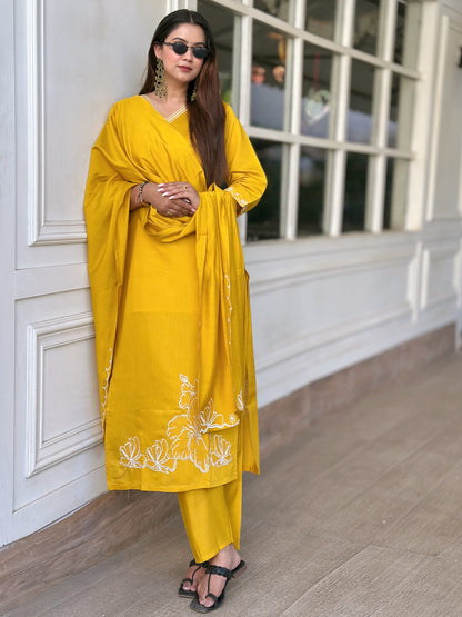 Dhiyona VV Twinkal Yellow Kurta and Pant Dupatta Sets Silk Blend Fabrics with Embroidery