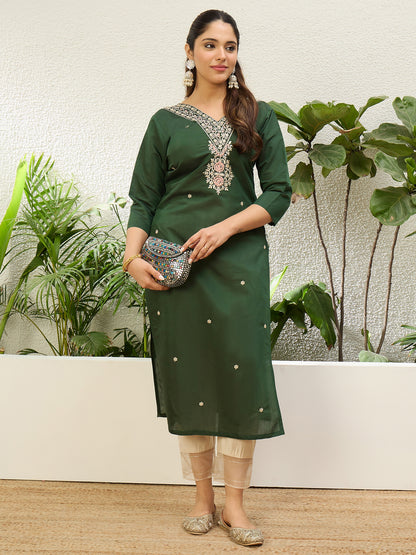 Dhiyona VV Green Women Embroidered Silk Blend Straight Kurta