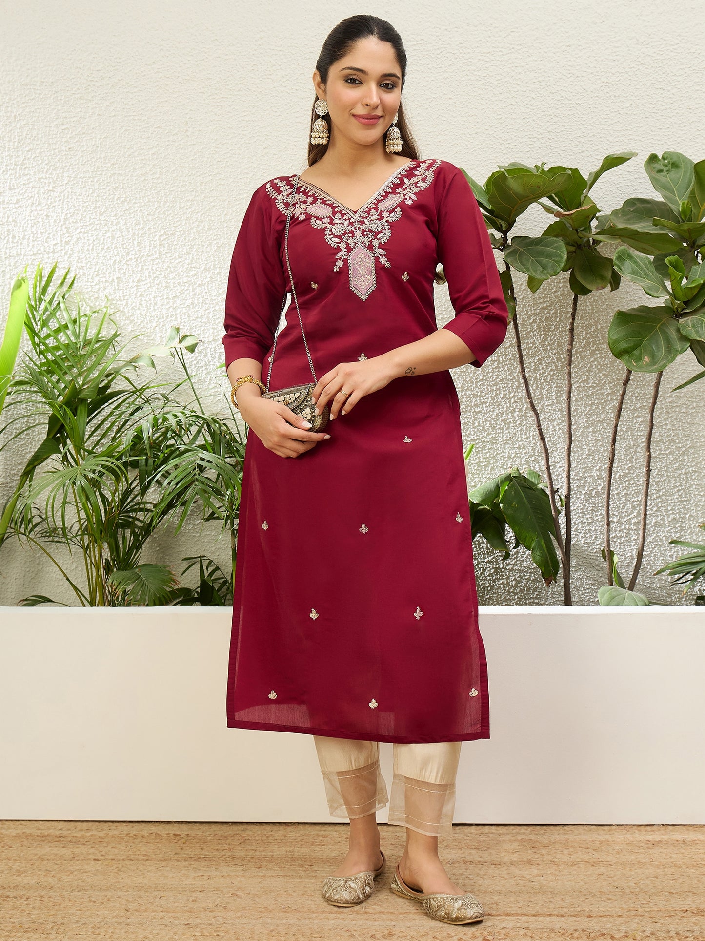 Dhiyona VV Cherry-red Women Embroidered Silk Blend Straight Kurta