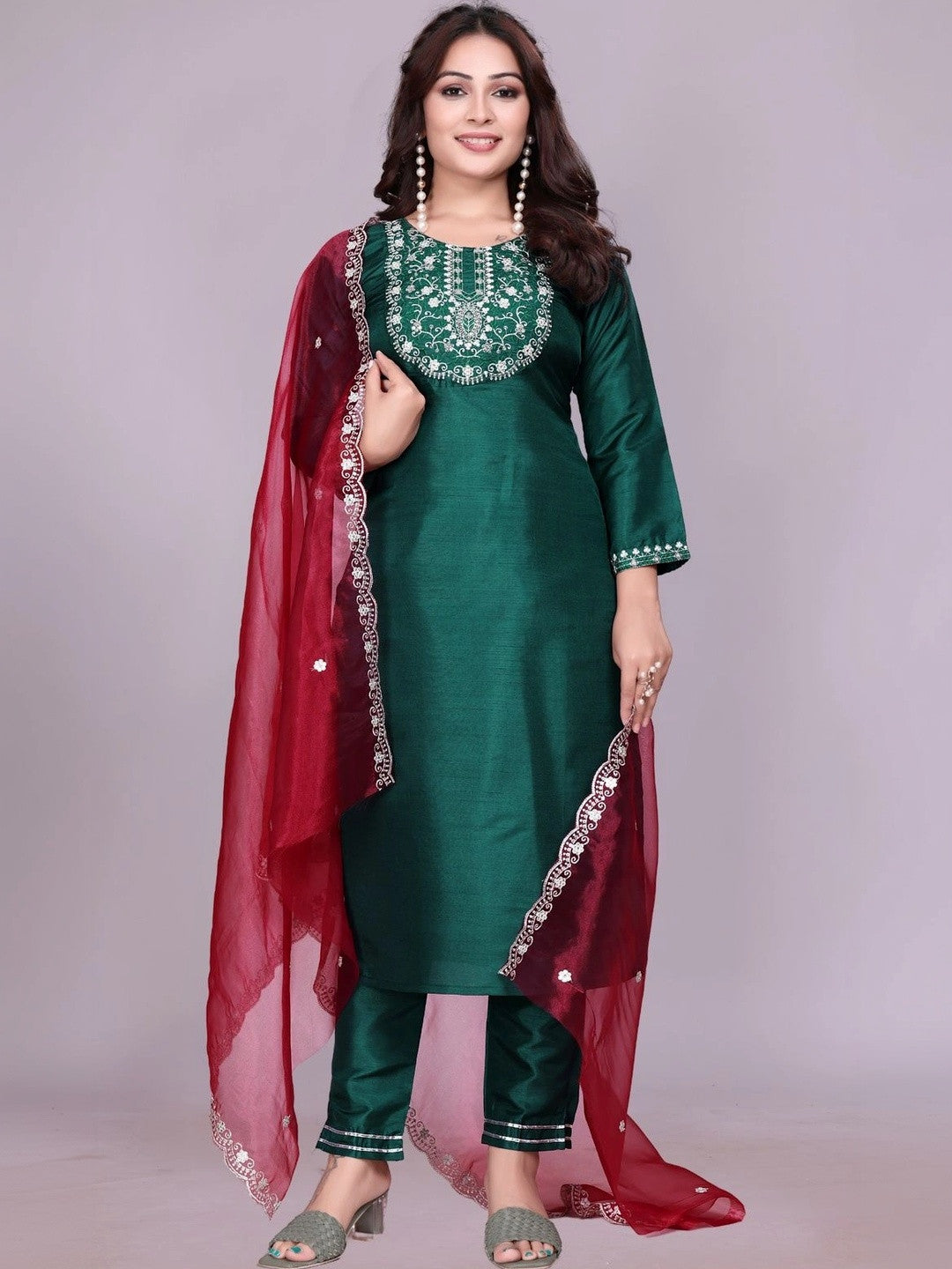 Women Embroidered Regular Thread Work Kurta with Trousers & With Dupatta