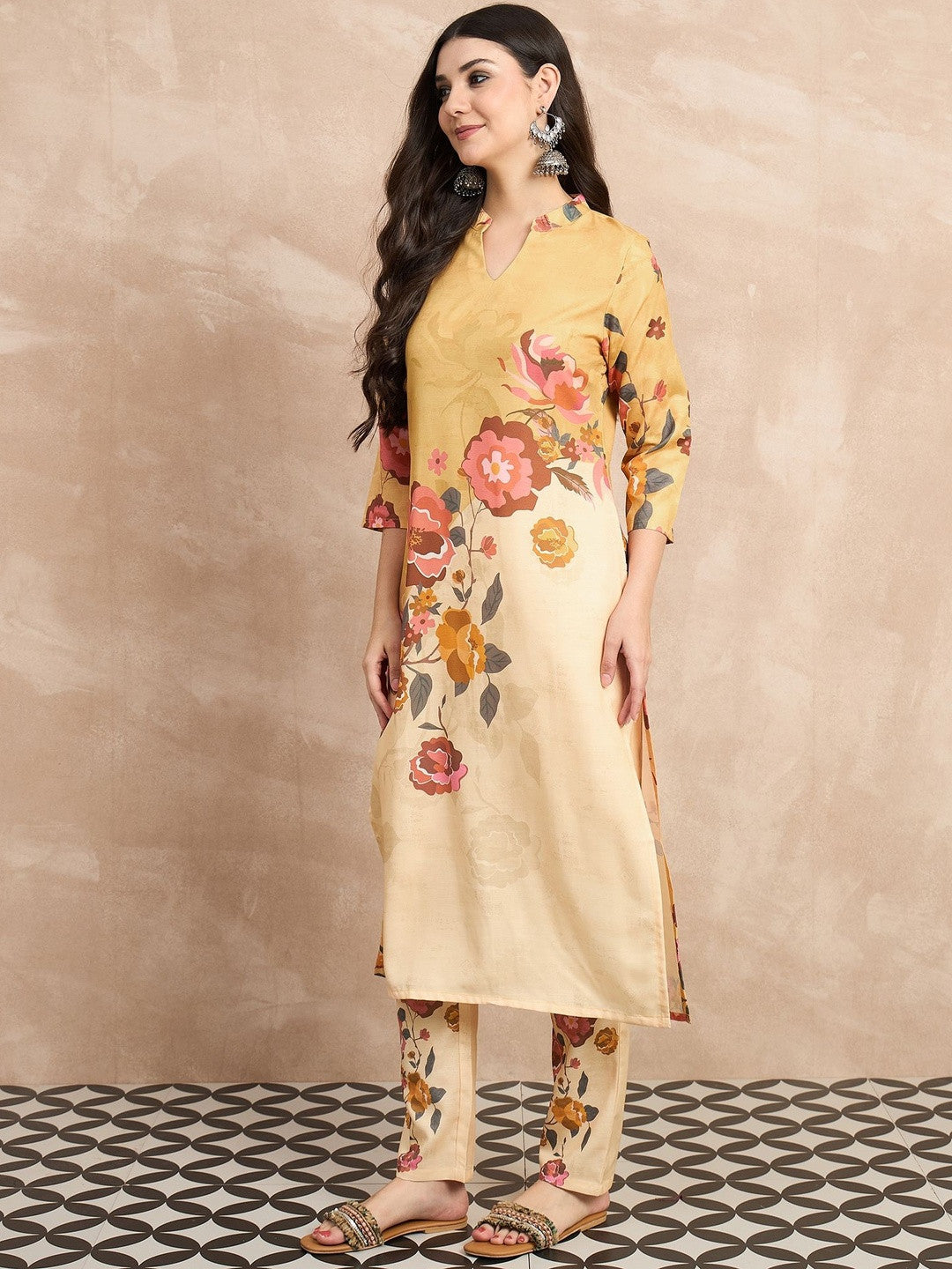 Floral Printed Mandarin Collar Straight Kurta With Trouser