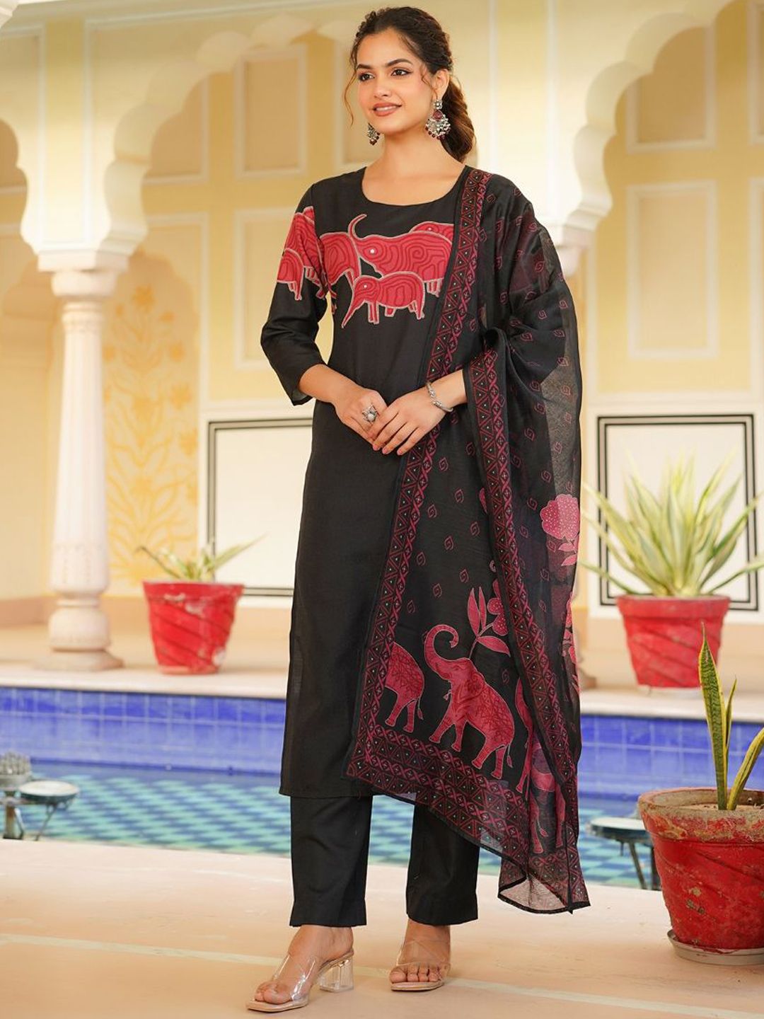Dhiyona KL Women Animal Printed Kurta with Trousers & Dupatta