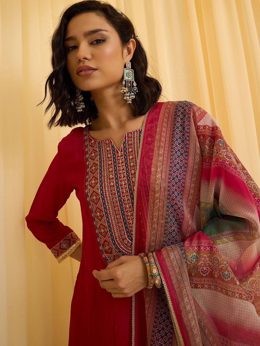 Dhiyona CH Women Ethnic Motifs Embroidered Regular Thread Work Kurta with Trousers & Dupatta