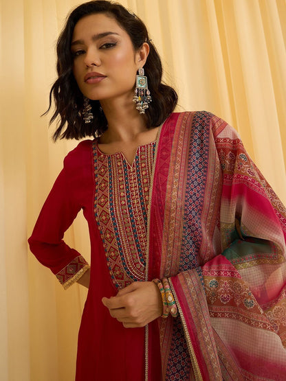 Dhiyona CH Women Ethnic Motifs Embroidered Regular Thread Work Kurta with Trousers & Dupatta