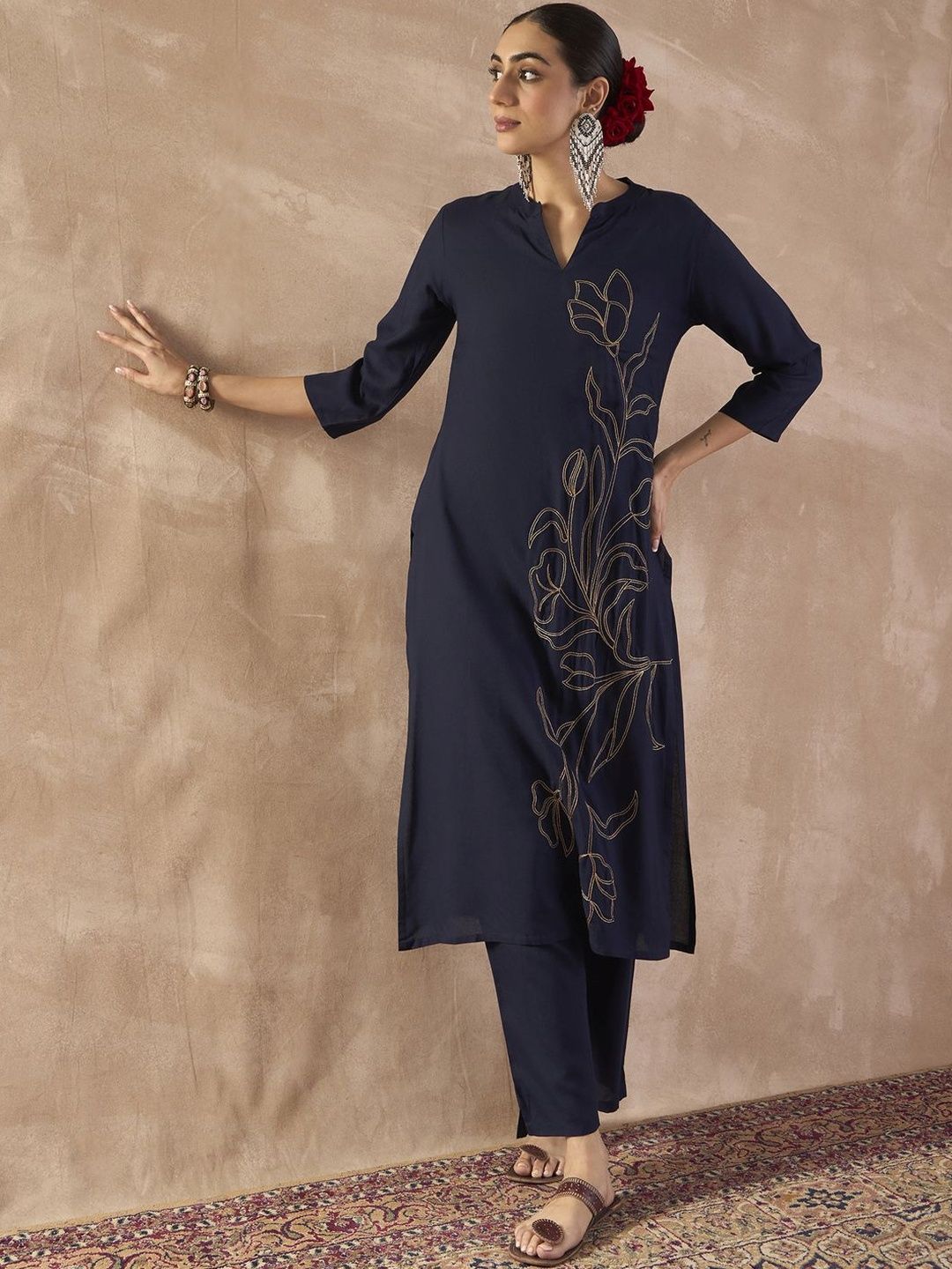 Dhiyona IE Floral Embroidered Mandarin Collar Thread Work Kurta With Trouser