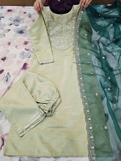 Women Ethnic Motifs Embroidered Regular Kurta with Trousers & With Dupatta