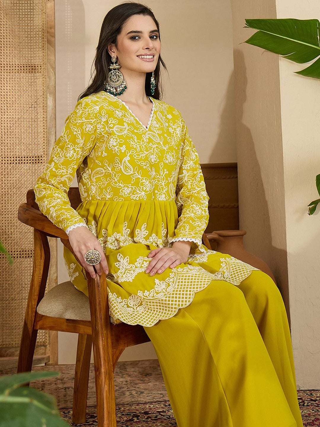 Dhiyona SN Embroidered V- Neck Kurta & Palazzos