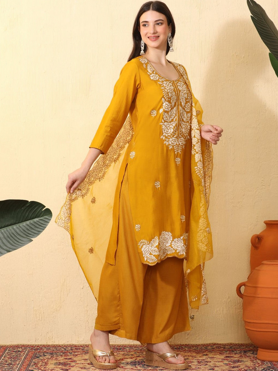 Women Floral Embroidered Regular Thread Work Kurta with Palazzos & With Dupatta
