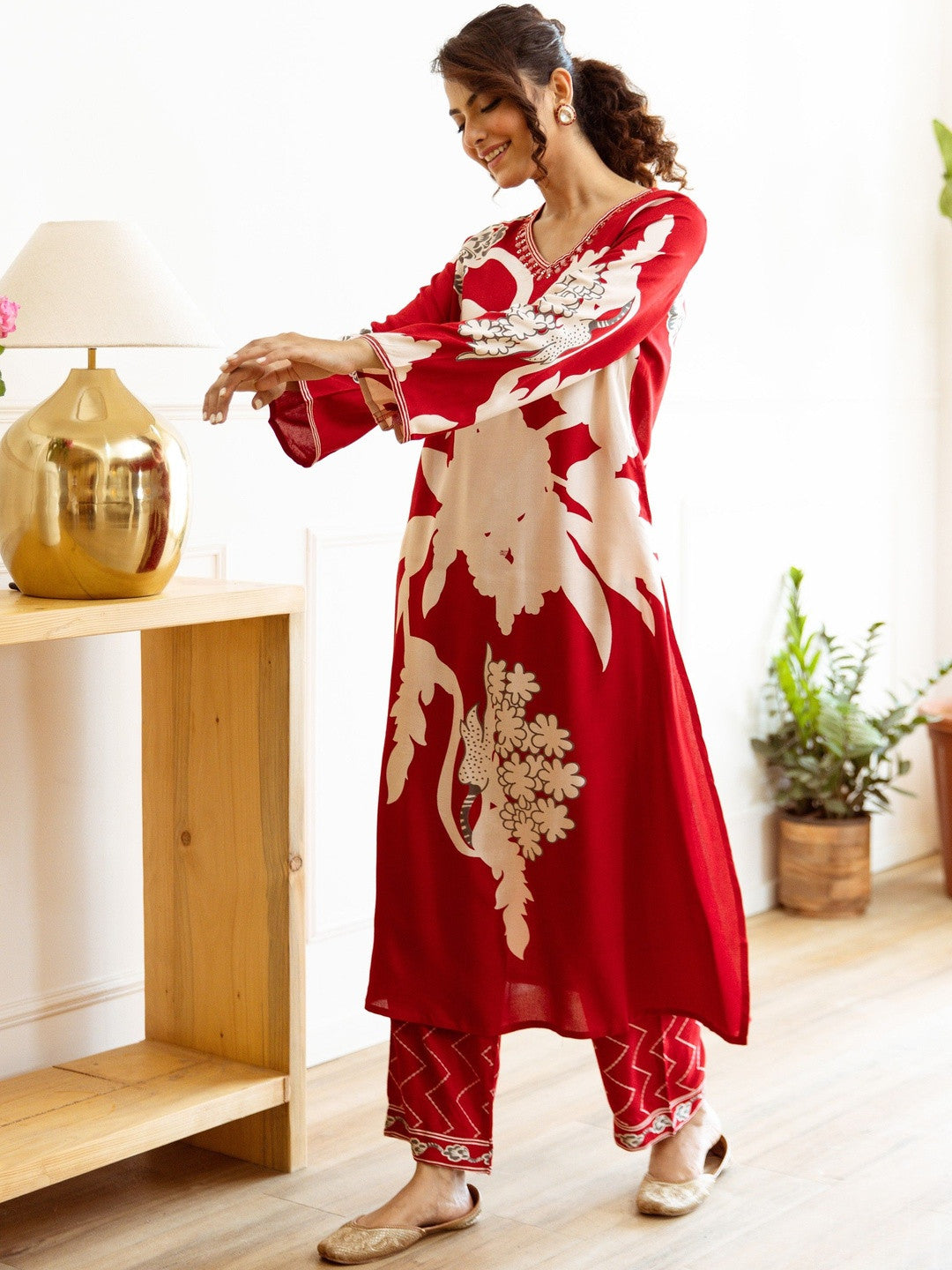 Women Floral Printed Regular Sequinned Kurta with Trousers