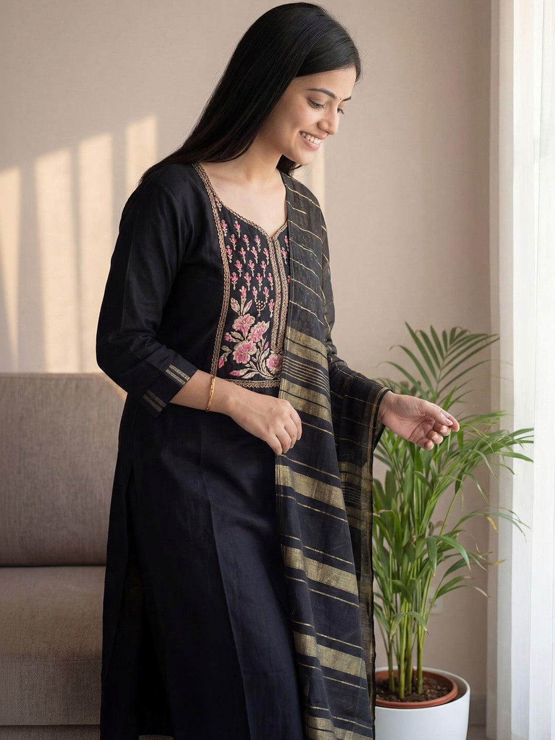 Women Ethnic Motifs Embroidered Thread Work Kurta with Palazzos & Dupatta