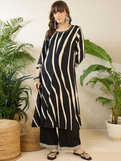 Dhiyona IE Printed Round Neck Three-Quarter Sleeves Top With Trousers